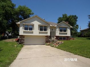 3512 SE 36th St, Topeka, KS 66605