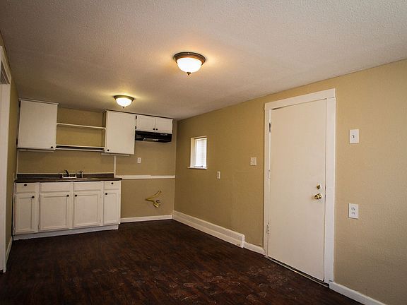 4th image of 924 Saint James APT 2