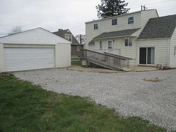 2nd image of 7011 W Broad St