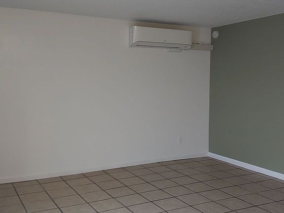 2nd image of 1040 E Pine St APT B