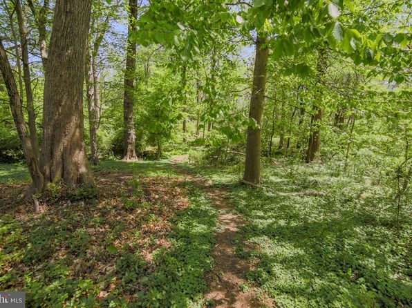3542 Darby Rd, Haverford, PA 19041