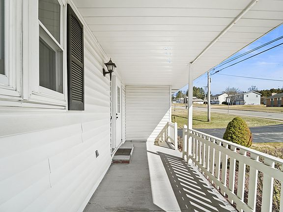 3rd image of 1151 Reynolds Rd