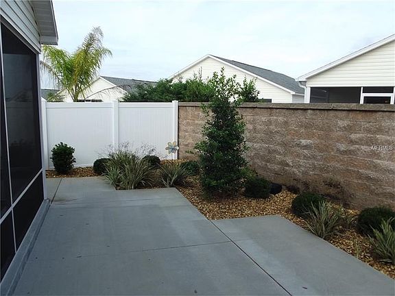2nd image of 2478 Yalaha Ave