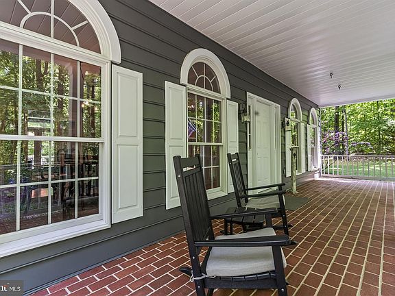 4th image of 4111 Buck Board Ln