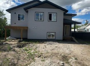 9403 103rd Ave, Grande Prairie, AB T8V1B4