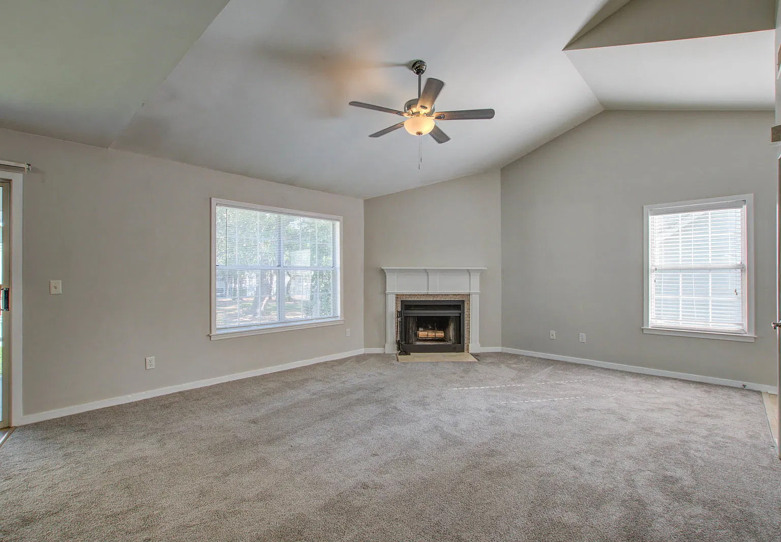 6211 Rolling Fork Rd — Photo 1