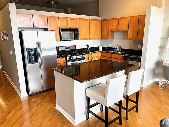 4th image of 1000 N Kingsbury St APT 505