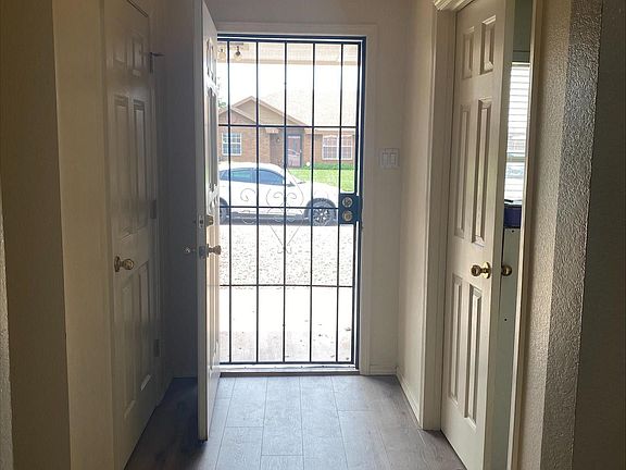 5th image of 406 Mission Arch Dr