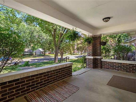 3rd image of 310 N Gladstone Blvd