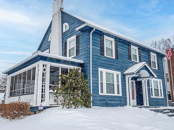 2nd image of 244 Woodbine Ave SE