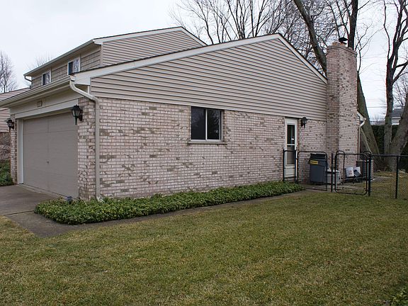 3rd image of 25532 Santose Cir