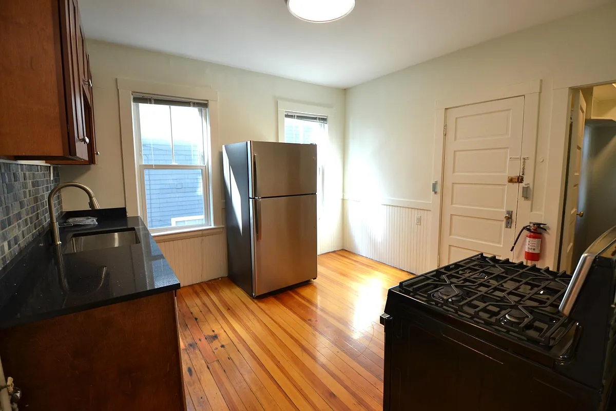 Building Photo - 82 Montebello Rd #1