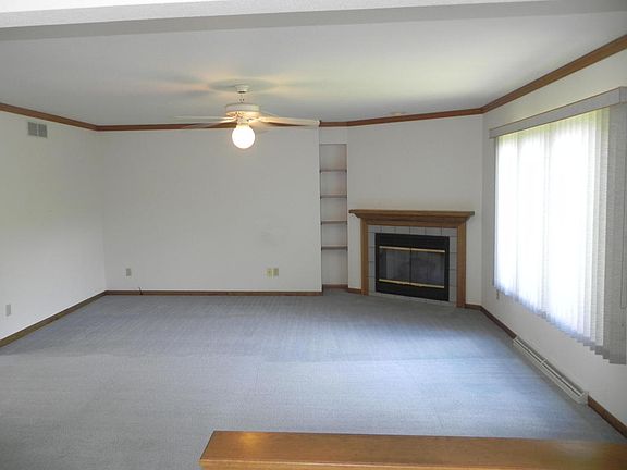 3rd image of 1802 Blackhawk Dr