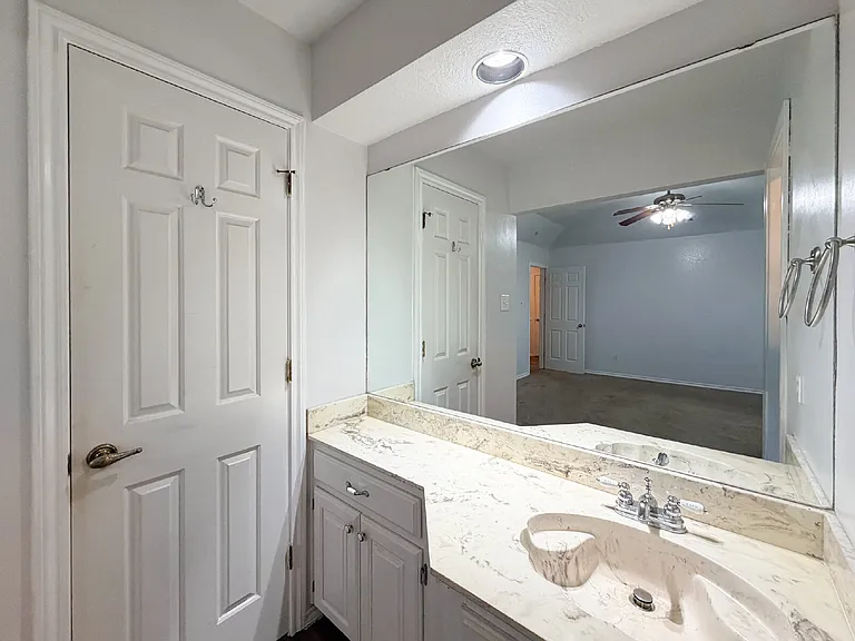 701 Daniels Dr — Photo 20