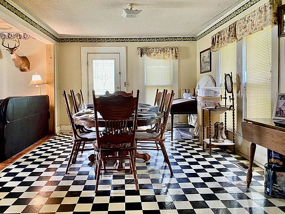 3rd image of 114 Grace Ave