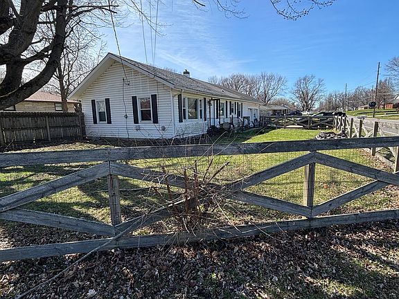 2nd image of 1719 Lindberg Rd