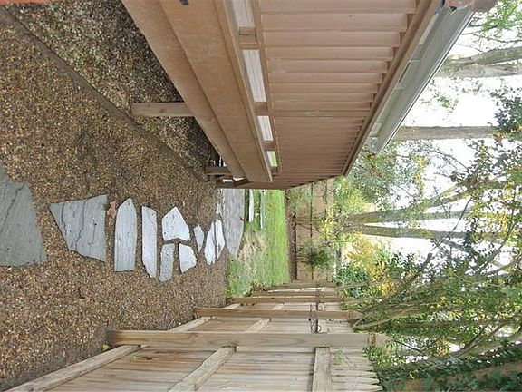 5th image of 1403 Mimosa Dr