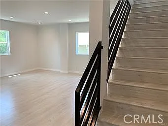 1141 1/2 Irolo St — Photo 8