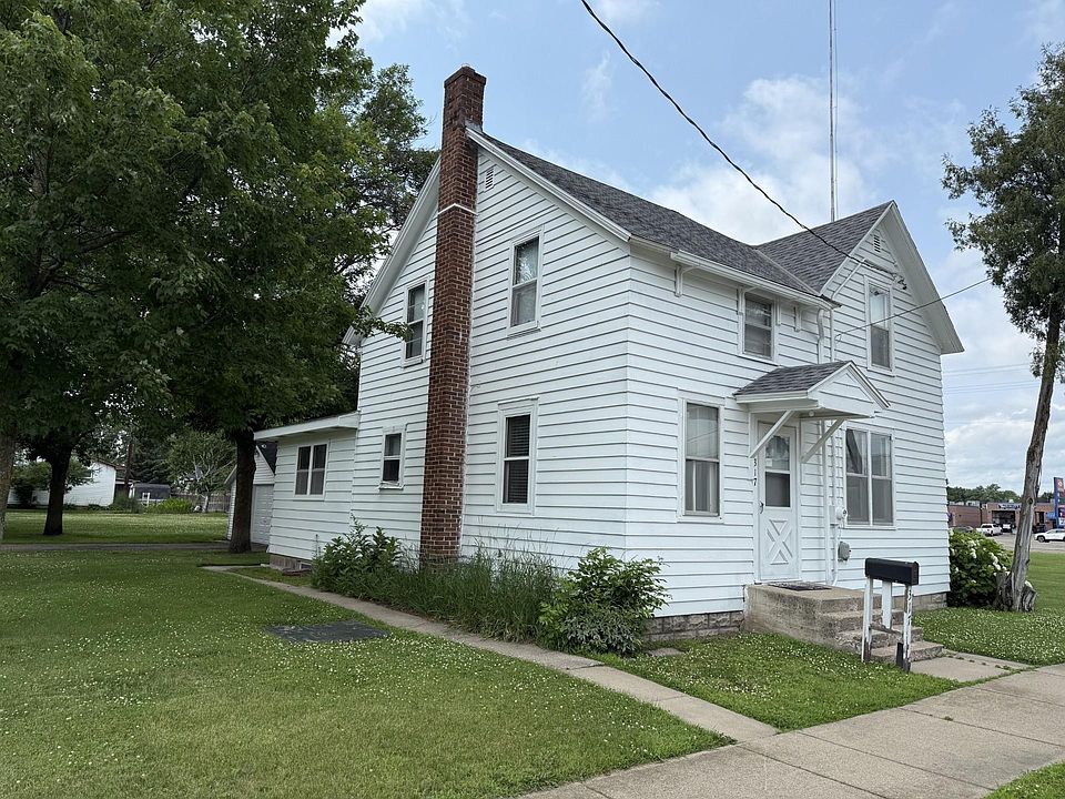 1st image of 317 3rd Ave S