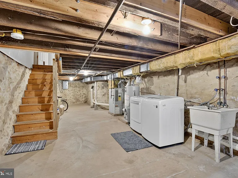 2645 Bainbridge St — Photo 11