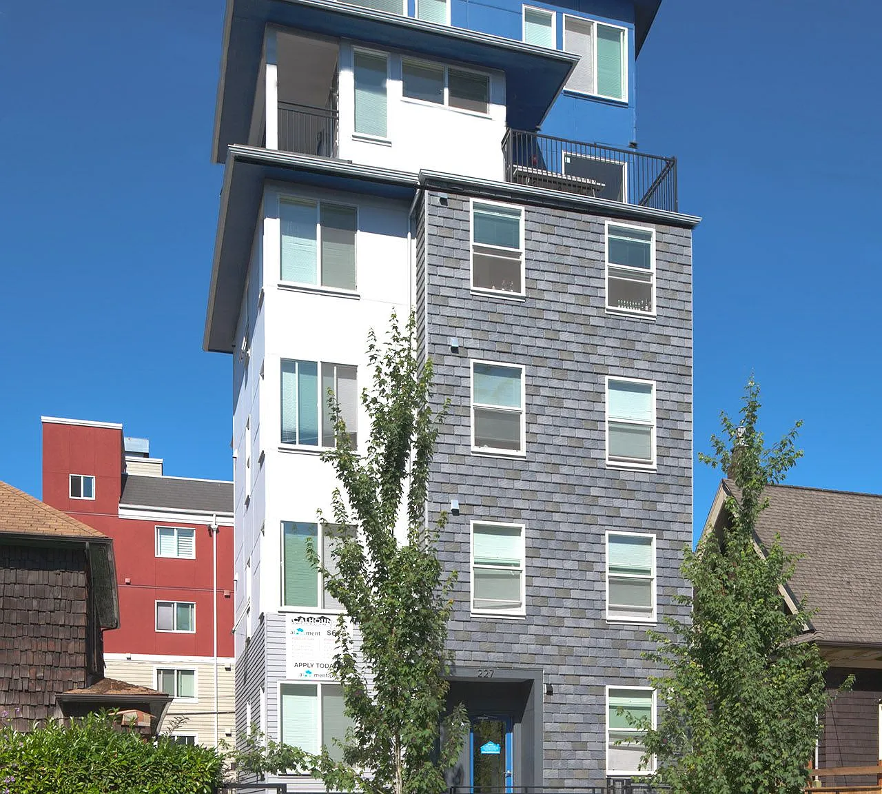 Cortena - Affordable Studios on Cap Hill! — Photo 1