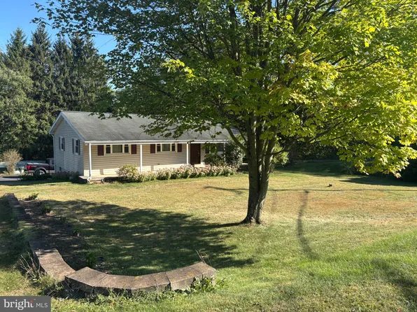1470 Middle Rd, Lewistown, PA 17044