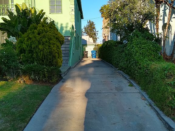 3rd image of 1228 S Longwood Ave #1228
