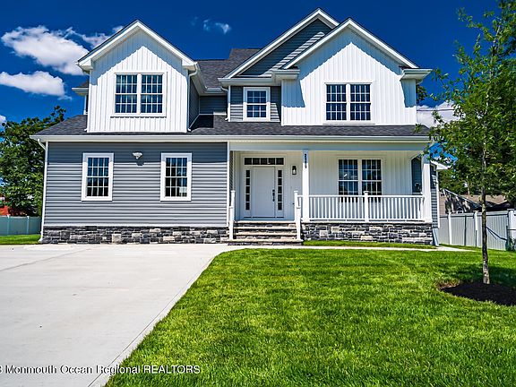 2nd image of 2109 6th Avenue