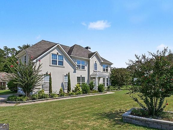 3rd image of 305 Belgrave Ct SW