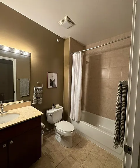 700 N Larrabee St #812 — Photo 12