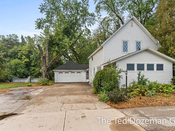1632 W Lakewood Blvd, Holland, MI 49424