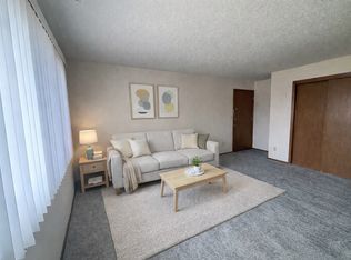 1125 Dixon Dr APT 6, Waterloo, IA 50701