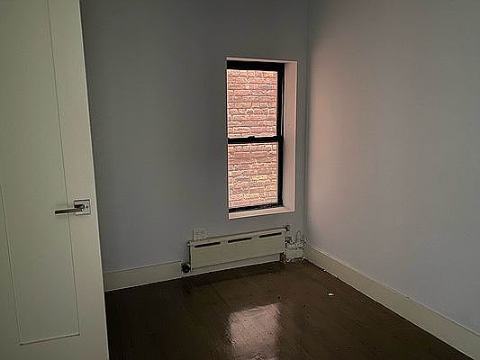4th image of 411 E 114th St APT 20