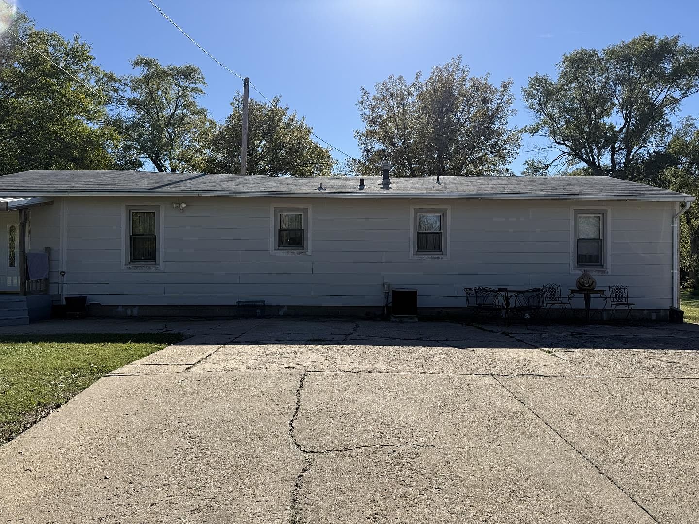 1213 N Front St, Salina, KS 67401 | Zillow