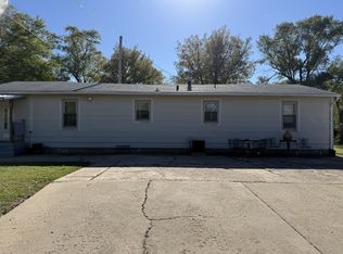 1213 N Front St, Salina, KS 67401