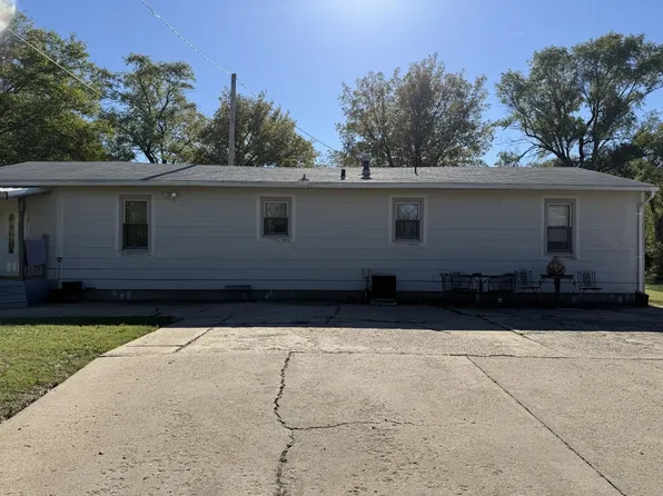1213 N Front St, Salina, KS 67401