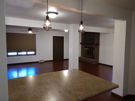 Lvg room toward front door