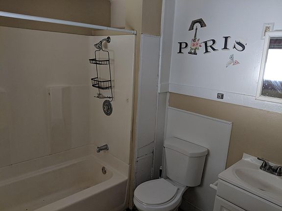 4th image of 541 Central St #2