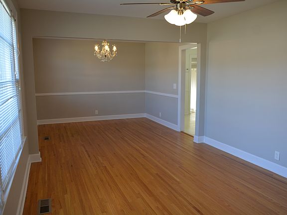 3rd image of 2807 Emery Dr