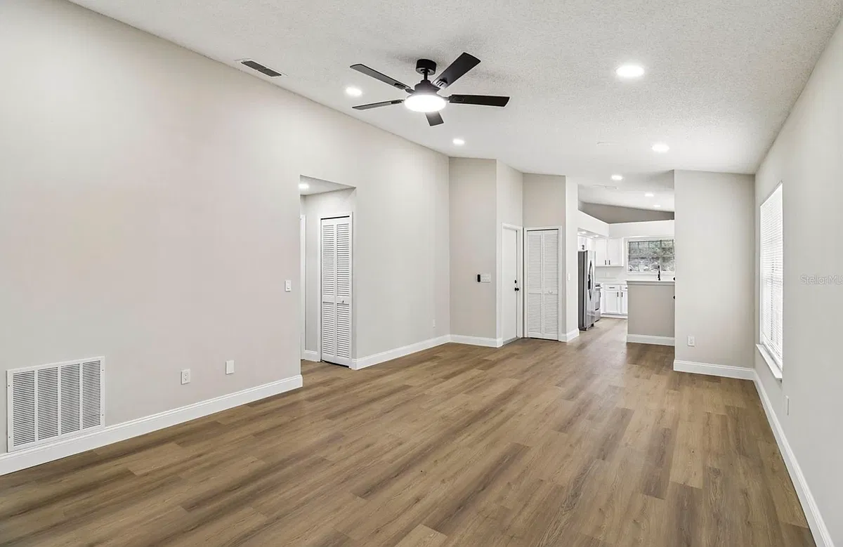 3 bed, 2.0 bath, 1300 sqft, $2,500 — Photo 4
