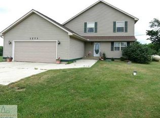 1273 Divine Dr, Eaton Rapids, MI 48827