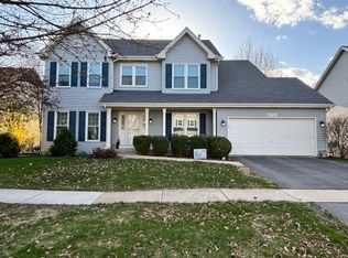 N796 W Curtis Sq, Geneva, IL 60134