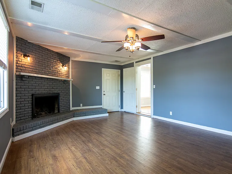313 Rachel Rd — Photo 5