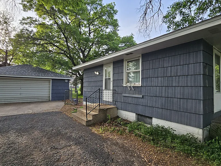 325 Territorial Rd NE — Photo 11