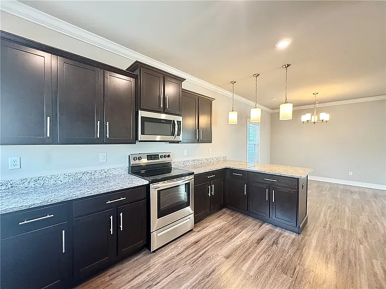 1013 NE Heights Ln — Photo 13