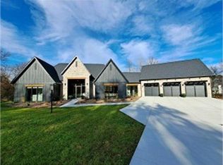 17349 Castlemaine Ln, Dubuque, IA 52001