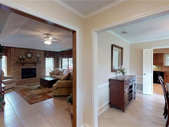 4th image of 471 Mosswood Dr