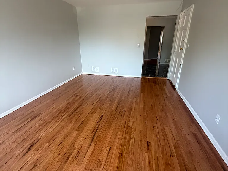 919 Chandler Ave #2R — Photo 9