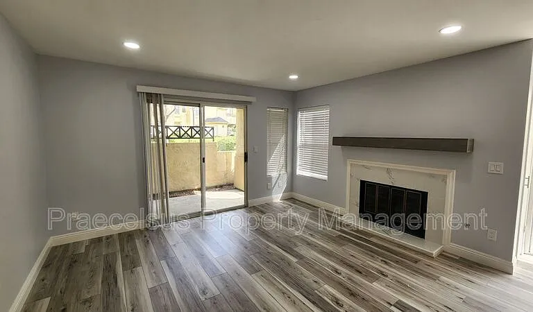2047 Lakeridge Cir #104 — Photo 3