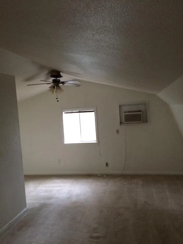2 bed, 1.5 bath, 1204 sqft, $1,425 — Photo 2